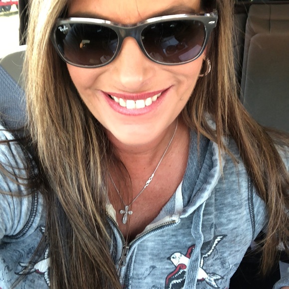 Meet your Posher, Brittney - Picture 1 of 1